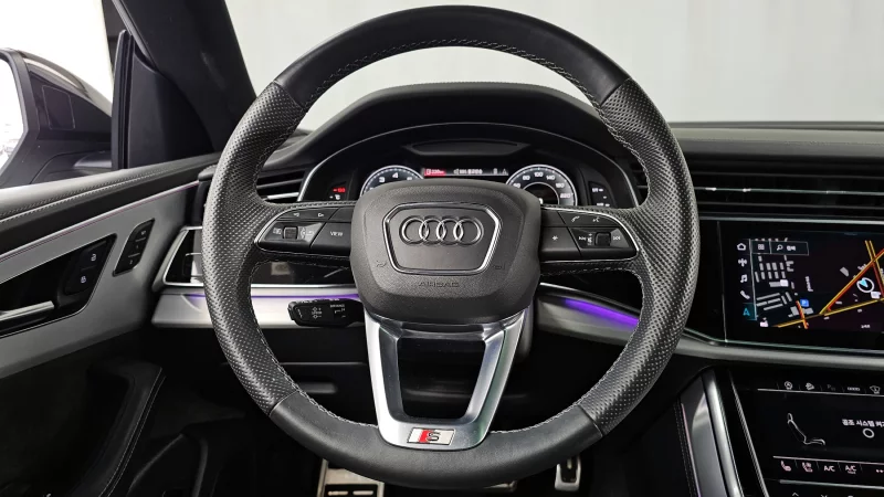 Audi Q8
