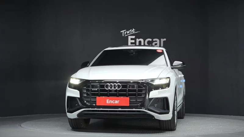 Audi Q8