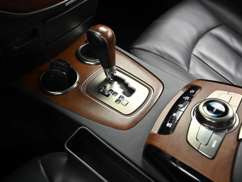 SsangYong Chairman W