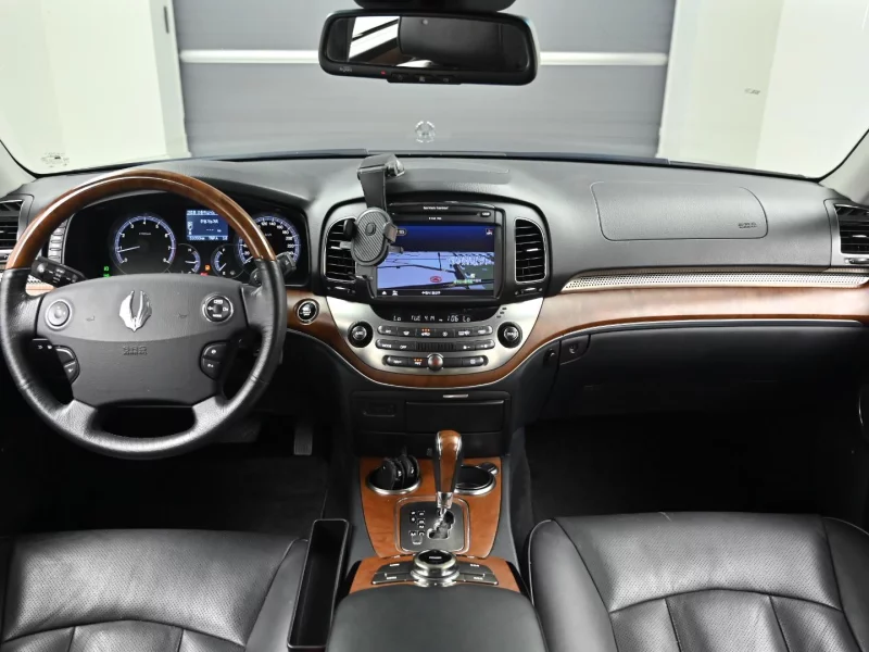 SsangYong Chairman W