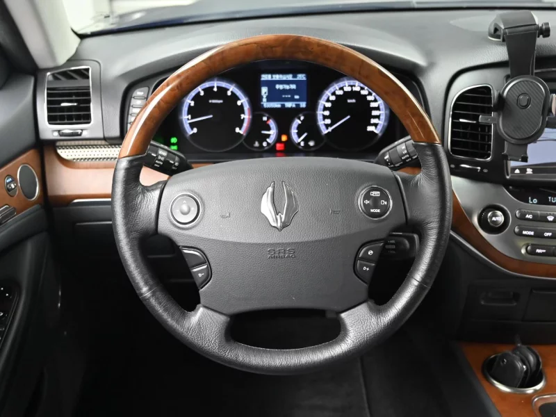 SsangYong Chairman W