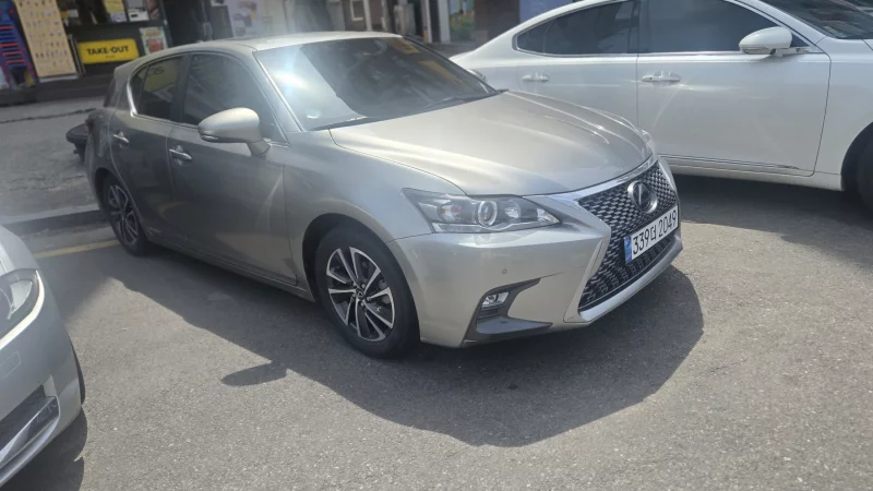 Lexus CT200h