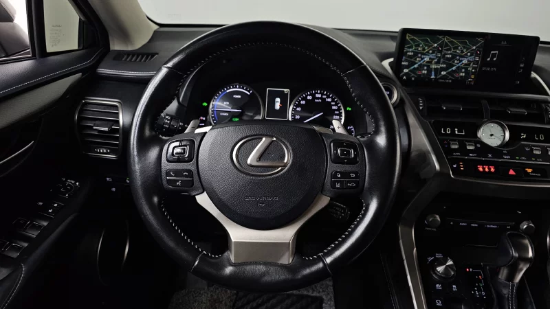 Lexus NX300h