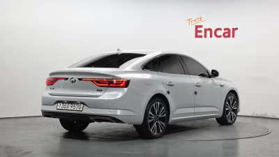 Renault SM6