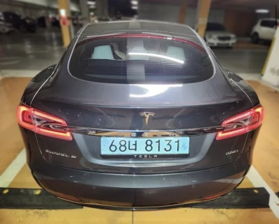 Tesla MODEL S