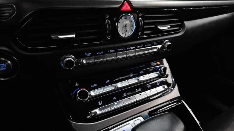 Genesis EQ900