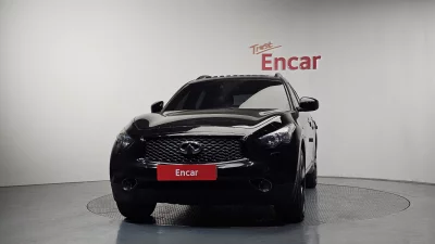 Infiniti QX70
