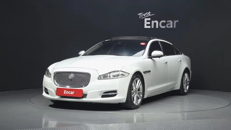 Jaguar XJ