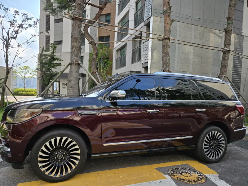 Lincoln NAVIGATOR