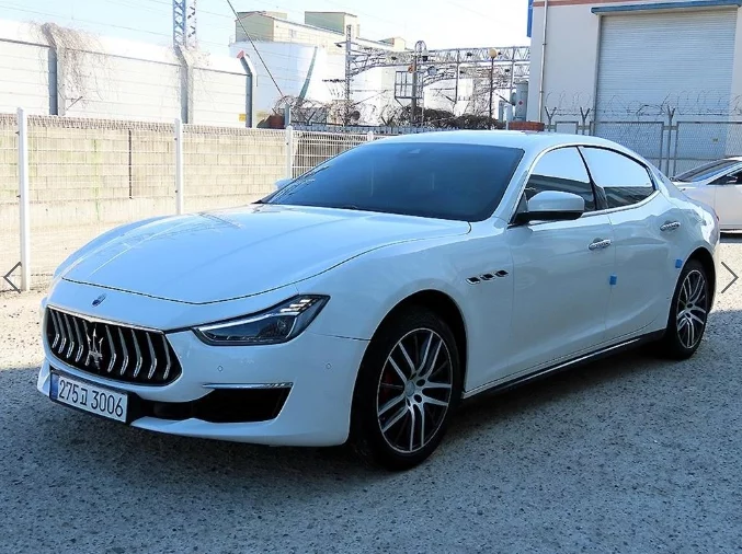 Maserati GHIBLI