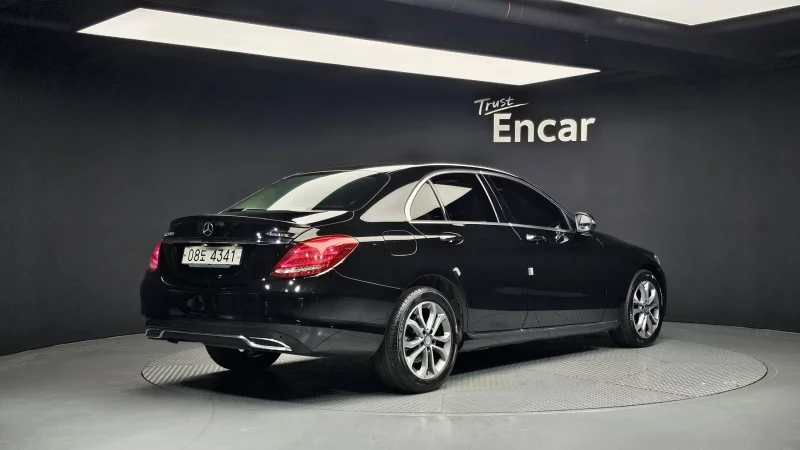 Mercedes-Benz C-Class