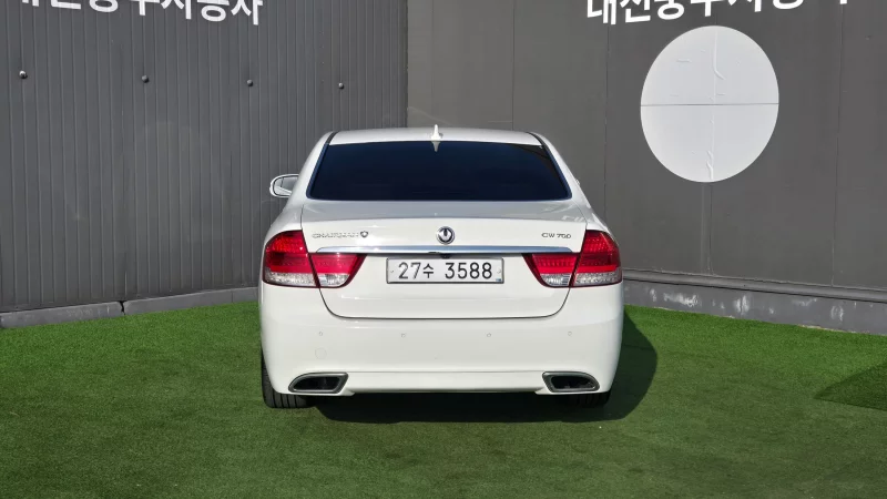 SsangYong Chairman W