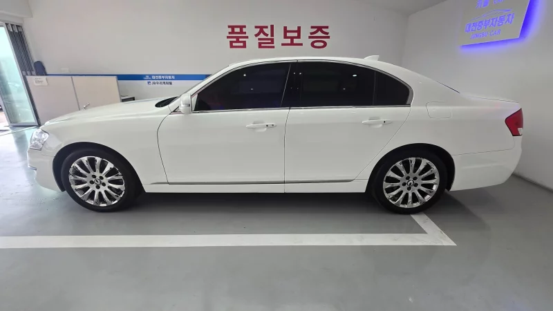 SsangYong Chairman W