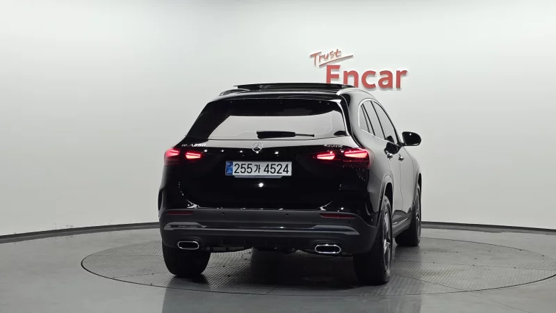 Mercedes-Benz GLA-Class