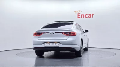 Renault SM6