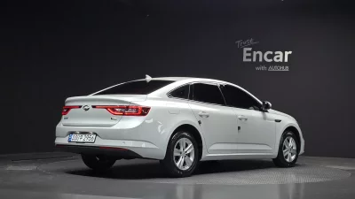 Renault SM6