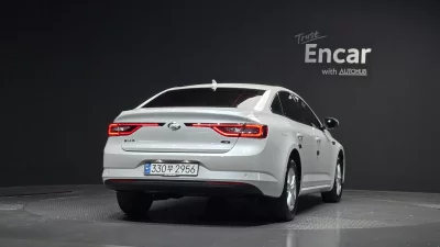 Renault SM6