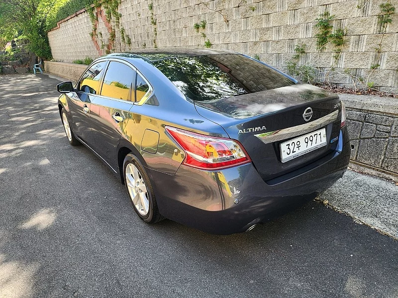 Nissan Altima