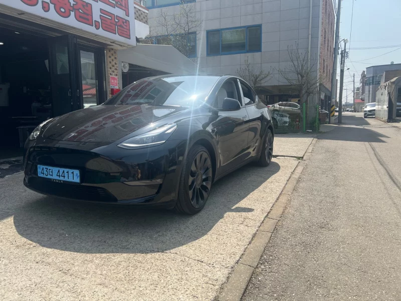 Tesla Model Y