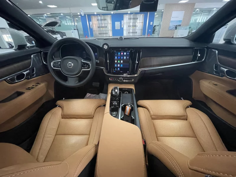 Volvo V90