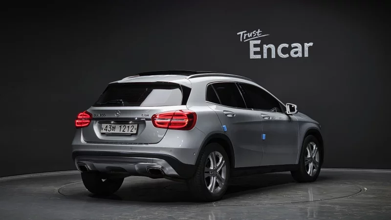 Mercedes-Benz GLA-Class