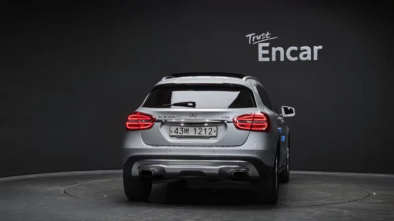 Mercedes-Benz GLA-Class
