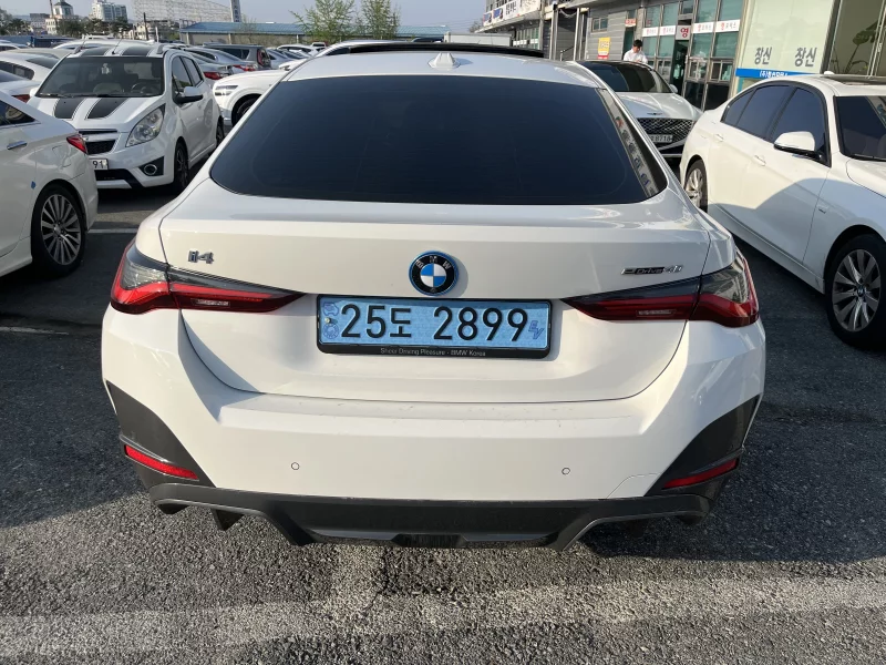BMW i4