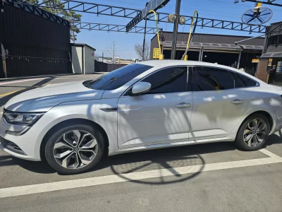 Renault SM6