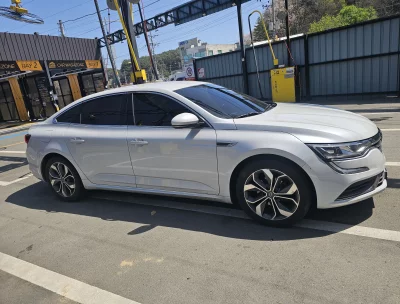 Renault SM6