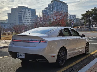 Lincoln MKZ