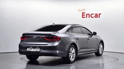 Renault SM6