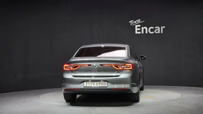 Renault SM6
