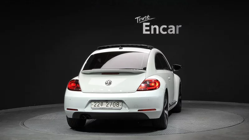 Volkswagen BEETLE