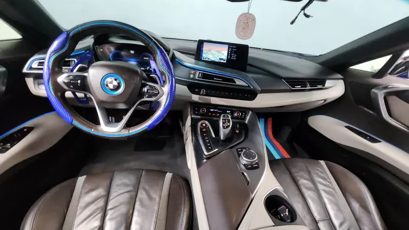 BMW i8