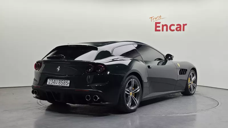 Ferrari GTC4 Lusso