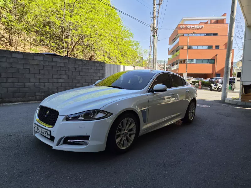 Jaguar XF