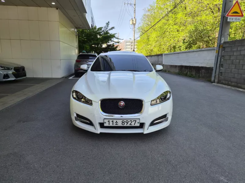 Jaguar XF