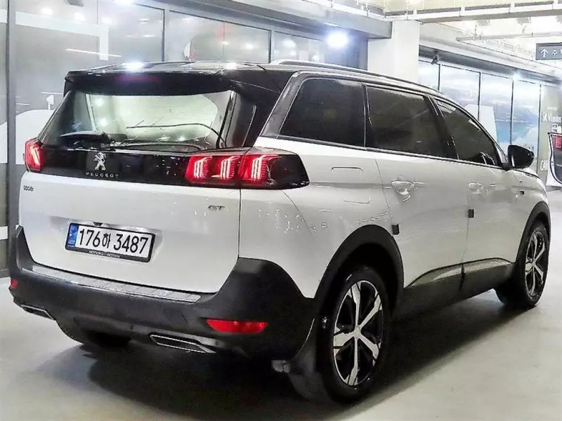 Peugeot 5008