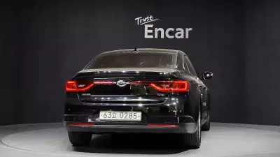 Renault SM6