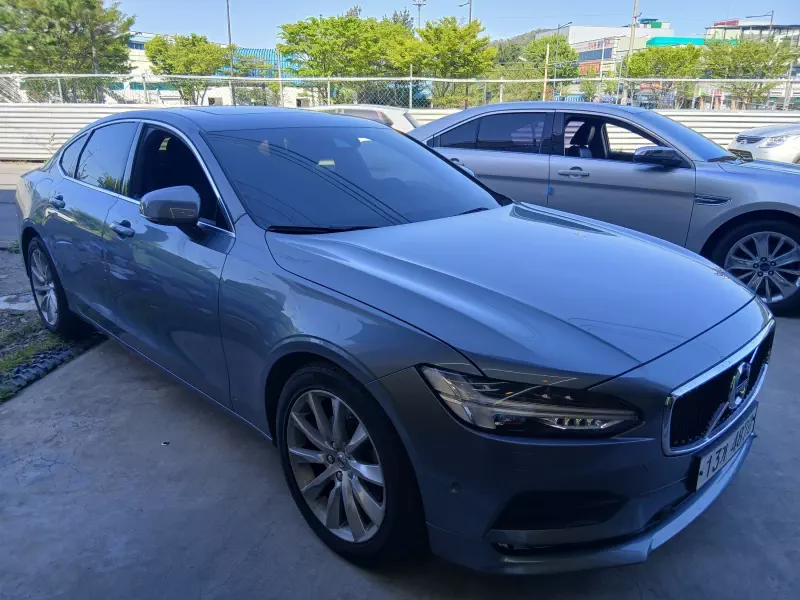 Volvo S90