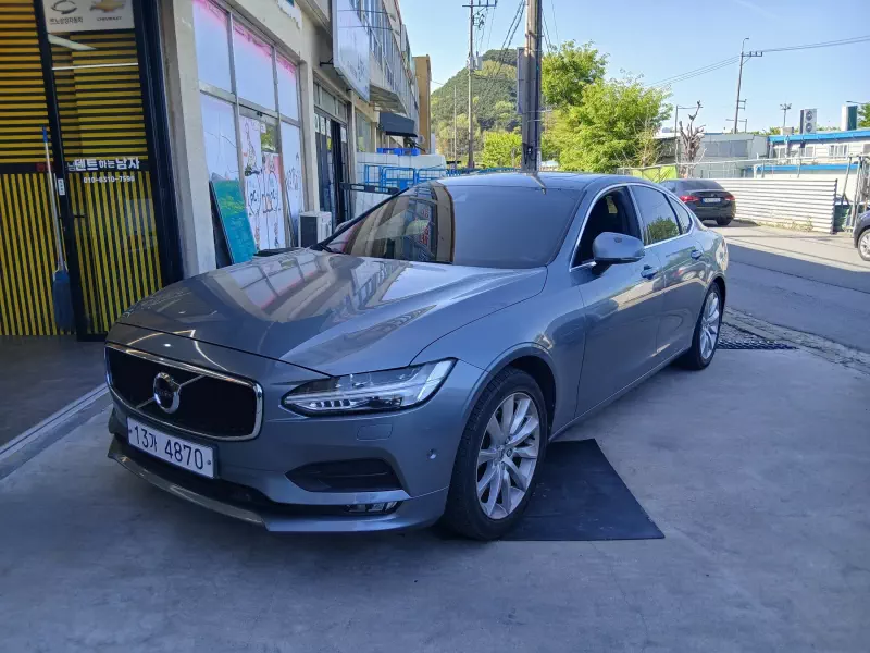 Volvo S90