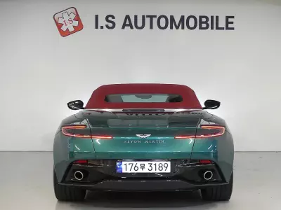 Aston Martin DB11