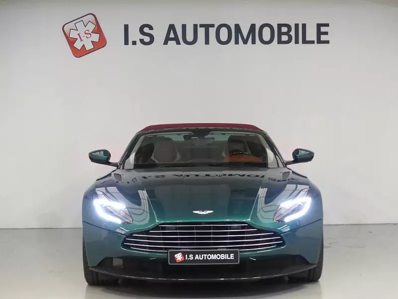 Aston Martin DB11