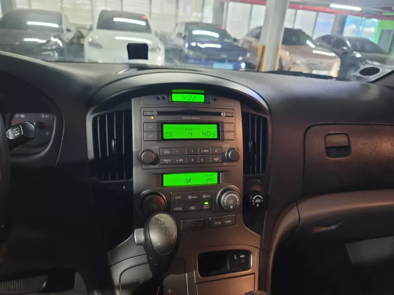 Hyundai Grand Starex