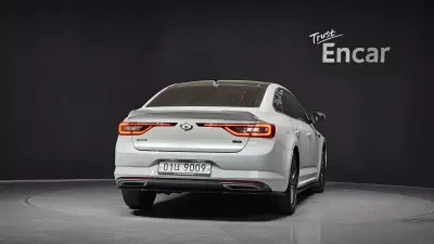 Renault SM6