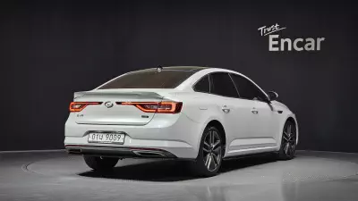 Renault SM6