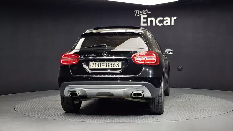 Mercedes-Benz GLA-Class