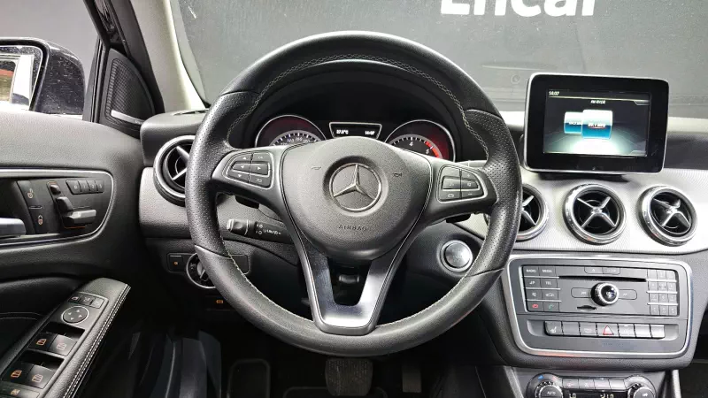 Mercedes-Benz GLA-Class