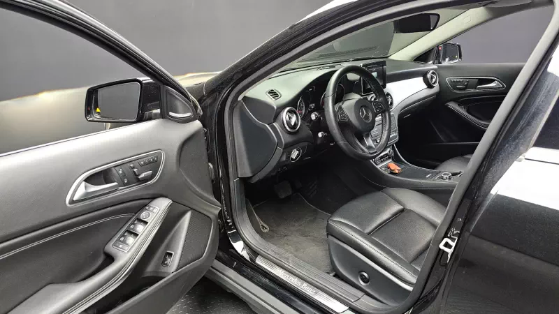 Mercedes-Benz GLA-Class