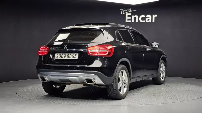 Mercedes-Benz GLA-Class